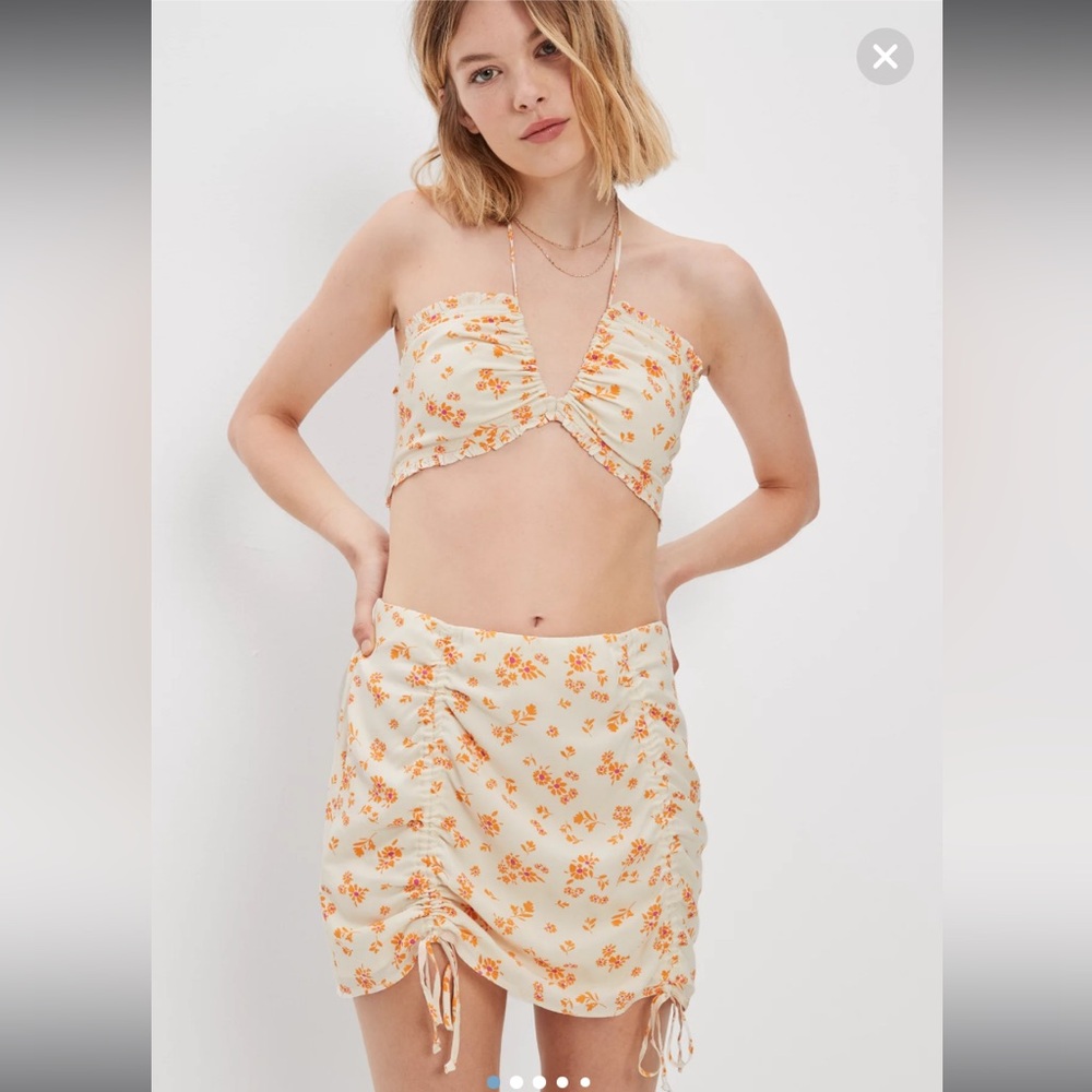 American Eagle Silky Floral Mini Skirt 💕